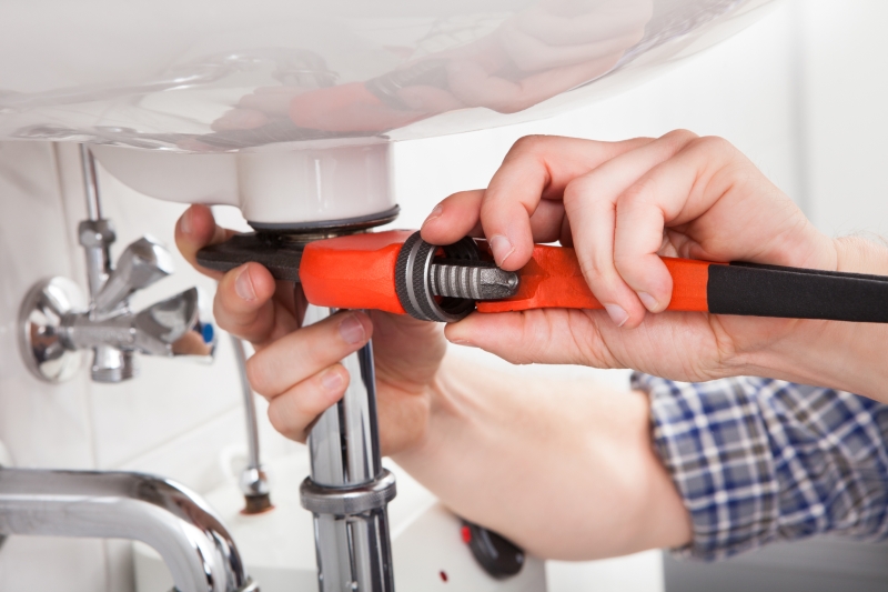 Emergency plumber attending a job in Paddington
